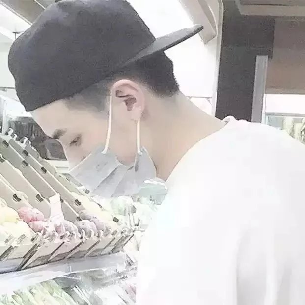 耿莲贝思