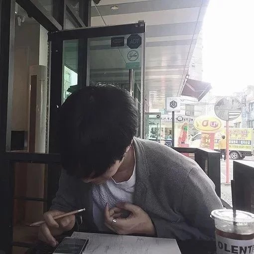 尹宝秀韦